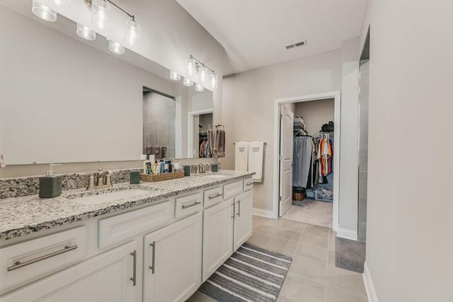 726 Oldcastle Road, Lewis Center, OH 43035