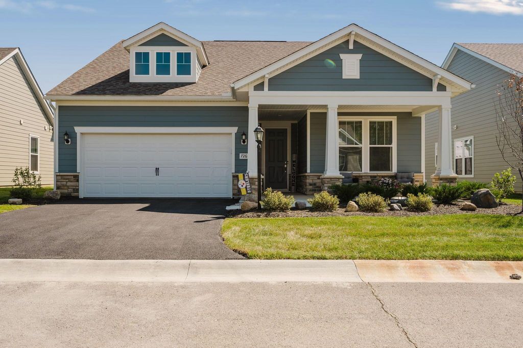 726 Oldcastle Road, Lewis Center, OH 43035