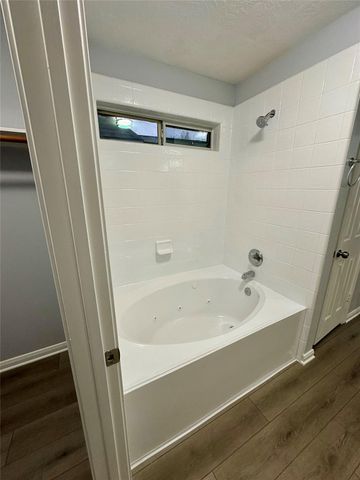 8810 Barron Wood Circle, Houston, TX 77083