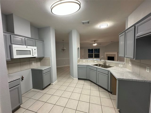 8810 Barron Wood Circle, Houston, TX 77083