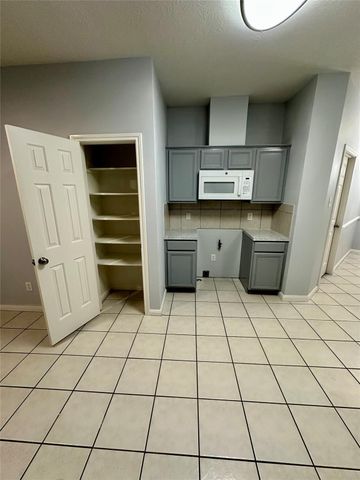 8810 Barron Wood Circle, Houston, TX 77083