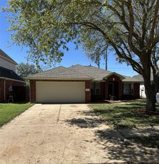 8810 Barron Wood Circle, Houston, TX 77083