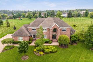 5 Hawthorn Grove Circle, Hawthorn Woods, IL 60047