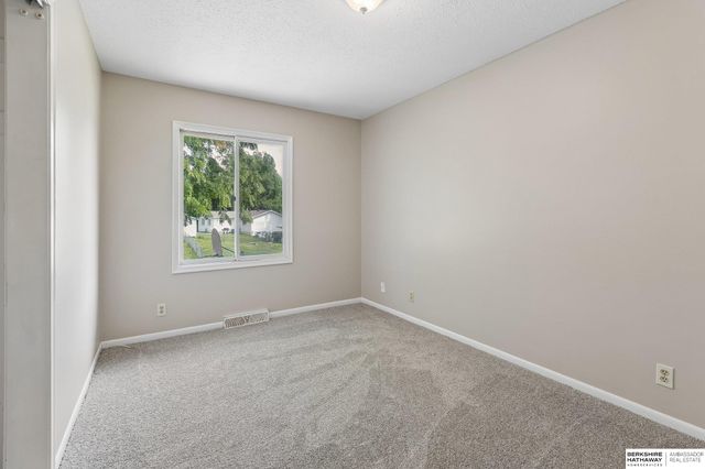 11035 W Street, Omaha, NE 68137