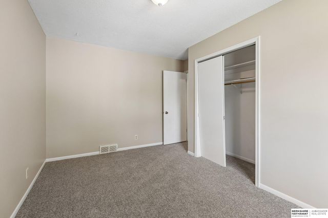 11035 W Street, Omaha, NE 68137
