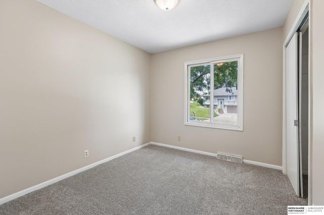 11035 W Street, Omaha, NE 68137