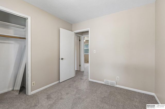 11035 W Street, Omaha, NE 68137