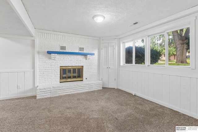 11035 W Street, Omaha, NE 68137