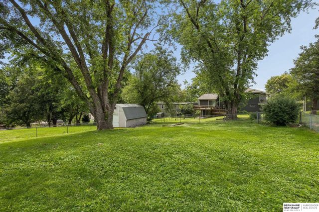 11035 W Street, Omaha, NE 68137