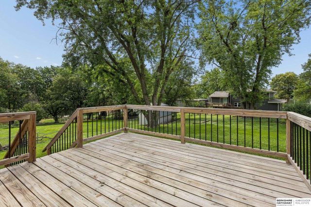 11035 W Street, Omaha, NE 68137