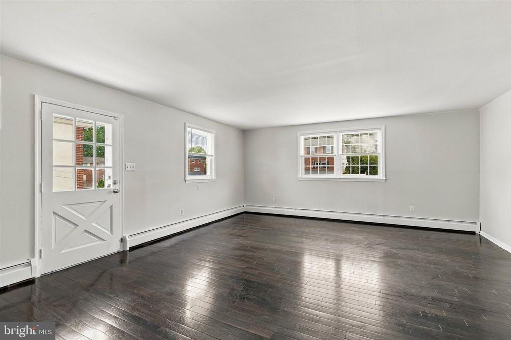 604 GARY LN, NORRISTOWN, PA 19401 — photo 4