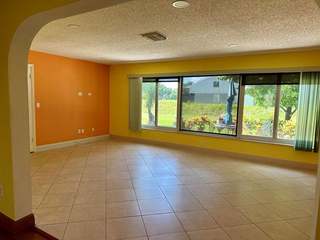 2886 Fernley Drive E 80, West Palm Beach, FL 33415