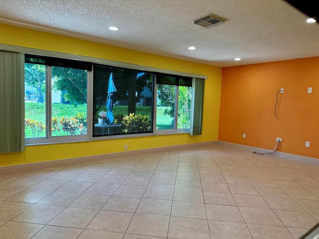 2886 Fernley Drive E 80, West Palm Beach, FL 33415