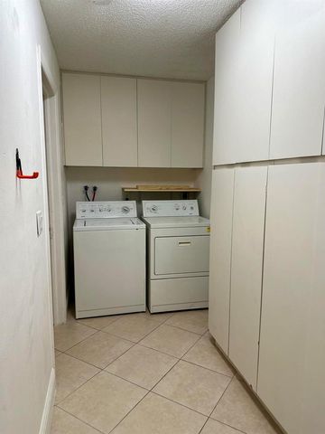 2886 Fernley Drive E 80, West Palm Beach, FL 33415