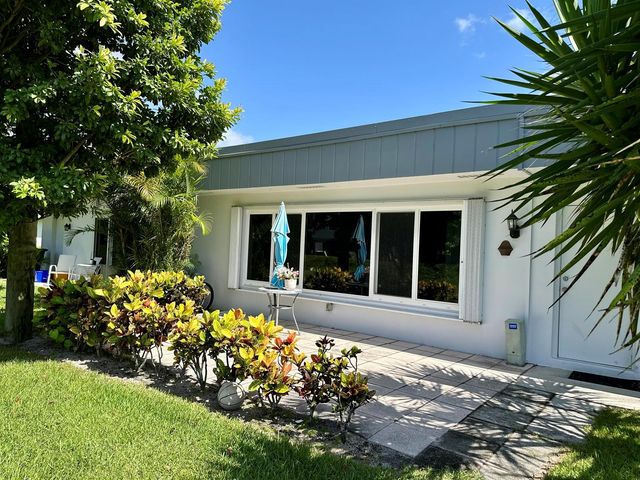 2886 Fernley Drive E 80, West Palm Beach, FL 33415