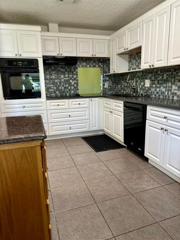 2886 Fernley Drive E 80, West Palm Beach, FL 33415