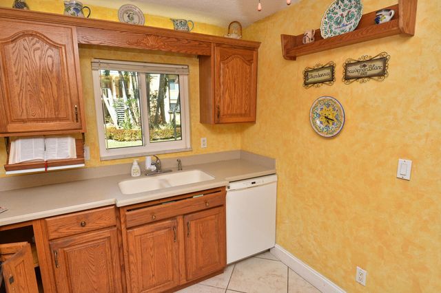 1500 NE 13th Terrace G4, Jensen Beach, FL 34957