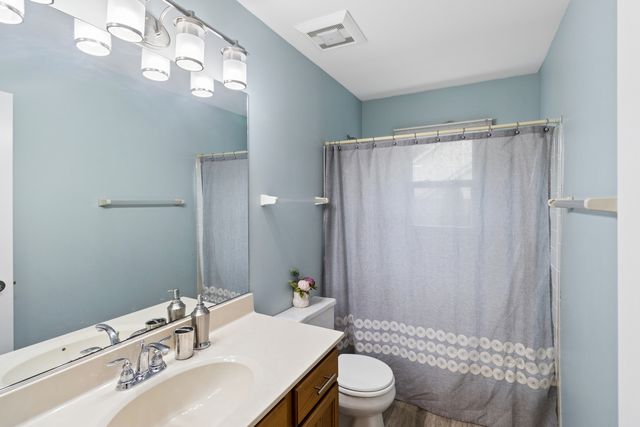 721 Ambria Drive, Mundelein, IL 60060