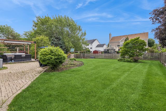 721 Ambria Drive, Mundelein, IL 60060