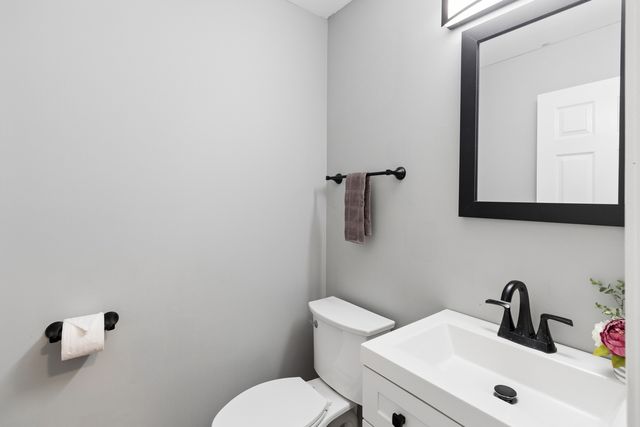 721 Ambria Drive, Mundelein, IL 60060