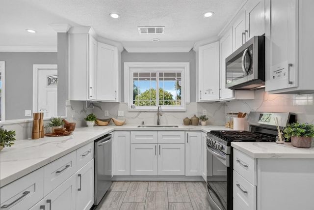 1120 Alberni Street, East Palo Alto, CA 94303