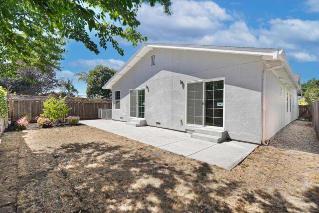 1120 Alberni Street, East Palo Alto, CA 94303