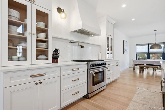 6 Conifer Court, Poughkeepsie, NY 12603