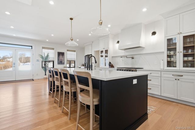 6 Conifer Court, Poughkeepsie, NY 12603