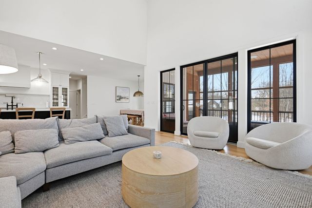 6 Conifer Court, Poughkeepsie, NY 12603