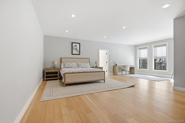 6 Conifer Court, Poughkeepsie, NY 12603