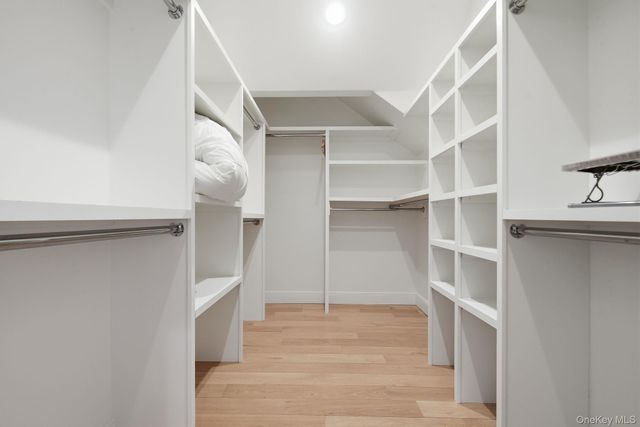 6 Conifer Court, Poughkeepsie, NY 12603