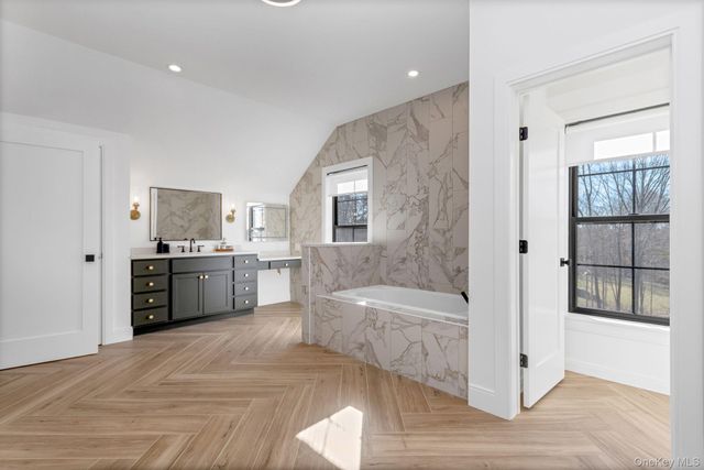 6 Conifer Court, Poughkeepsie, NY 12603