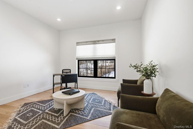 6 Conifer Court, Poughkeepsie, NY 12603