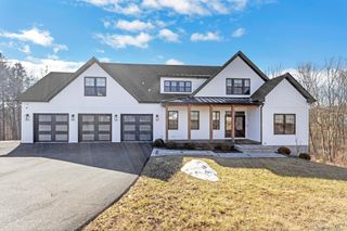 6 Conifer Court, Poughkeepsie, NY 12603