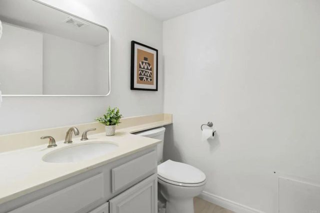 1813 Avenida Segovia, Oceanside, CA 92056