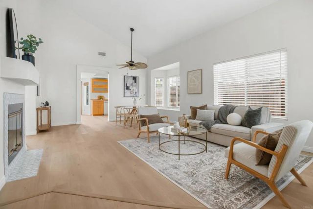 1813 Avenida Segovia, Oceanside, CA 92056