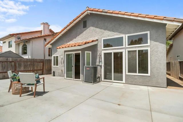 1813 Avenida Segovia, Oceanside, CA 92056