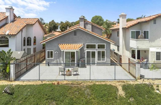 1813 Avenida Segovia, Oceanside, CA 92056
