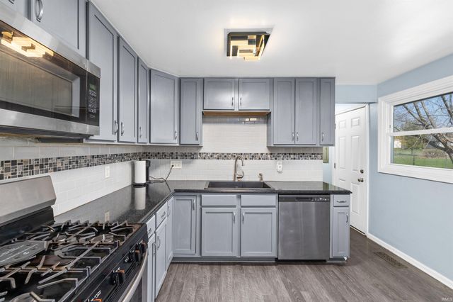 3621 Turf Lane, Fort Wayne, IN 46804