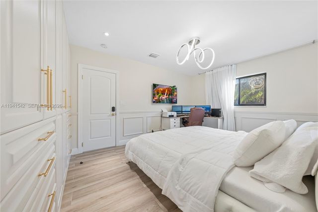 1302 Fillmore St, Hollywood, FL 33019