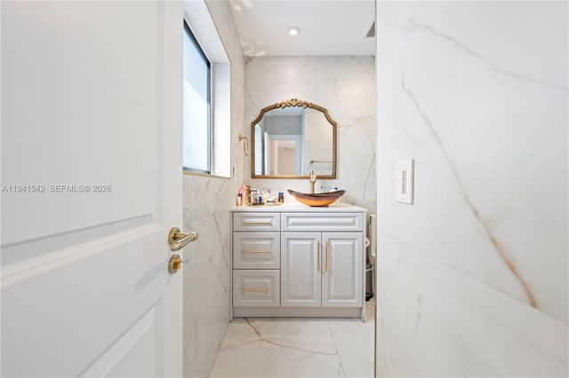 1302 Fillmore St, Hollywood, FL 33019