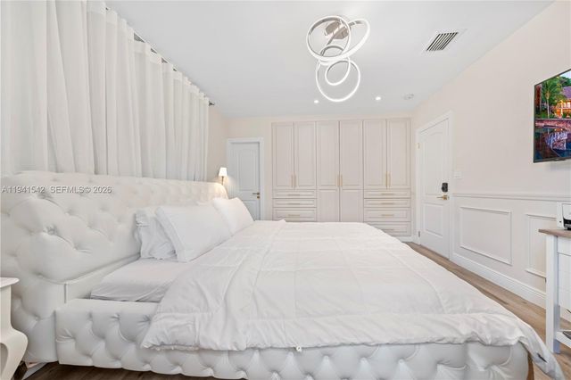 1302 Fillmore St, Hollywood, FL 33019