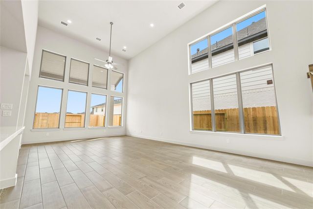 15822 Swan Lake Lane, Conroe, TX 77302