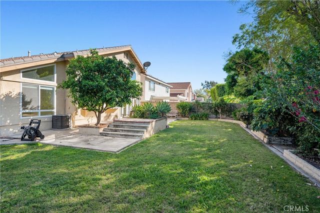 2 Glorieta E, Irvine, CA 92620