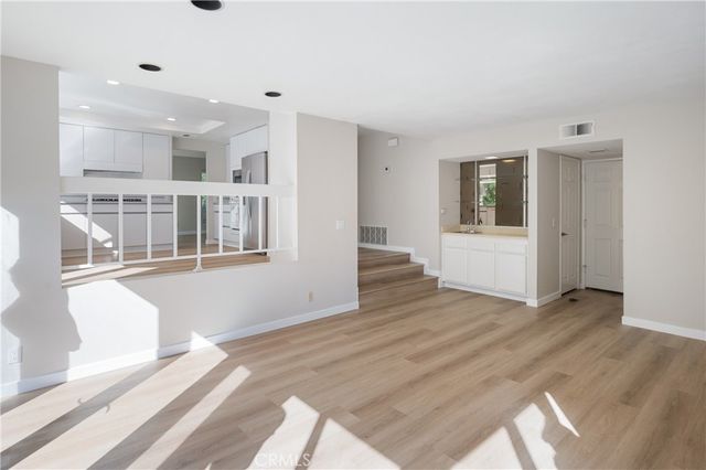 2 Glorieta E, Irvine, CA 92620