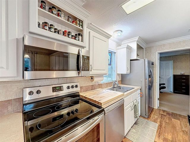 37680 OAK FORREST DRIVE, Dade City, FL 33523