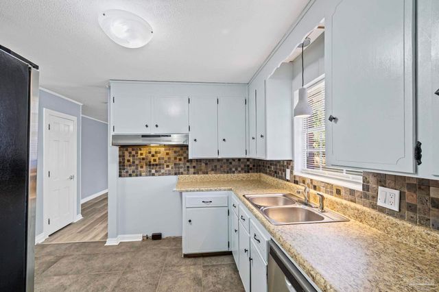 3970 Piedmont Rd, Pensacola, FL 32503