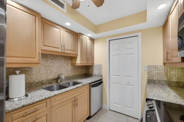 3000 N Ocean Drive 31 B, Singer Island, FL 33404