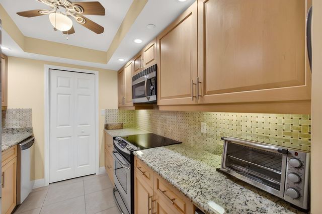 3000 N Ocean Drive 31 B, Singer Island, FL 33404