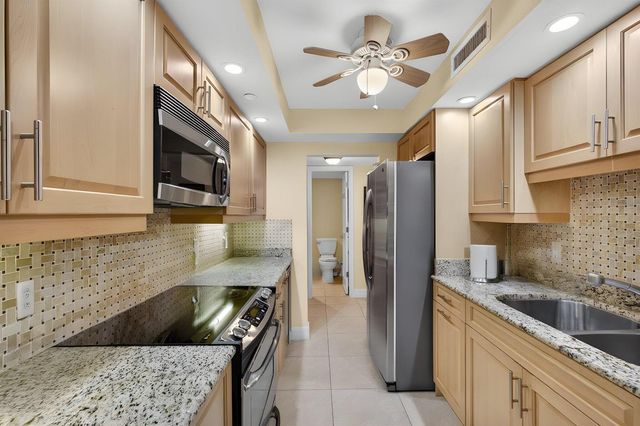 3000 N Ocean Drive 31 B, Singer Island, FL 33404